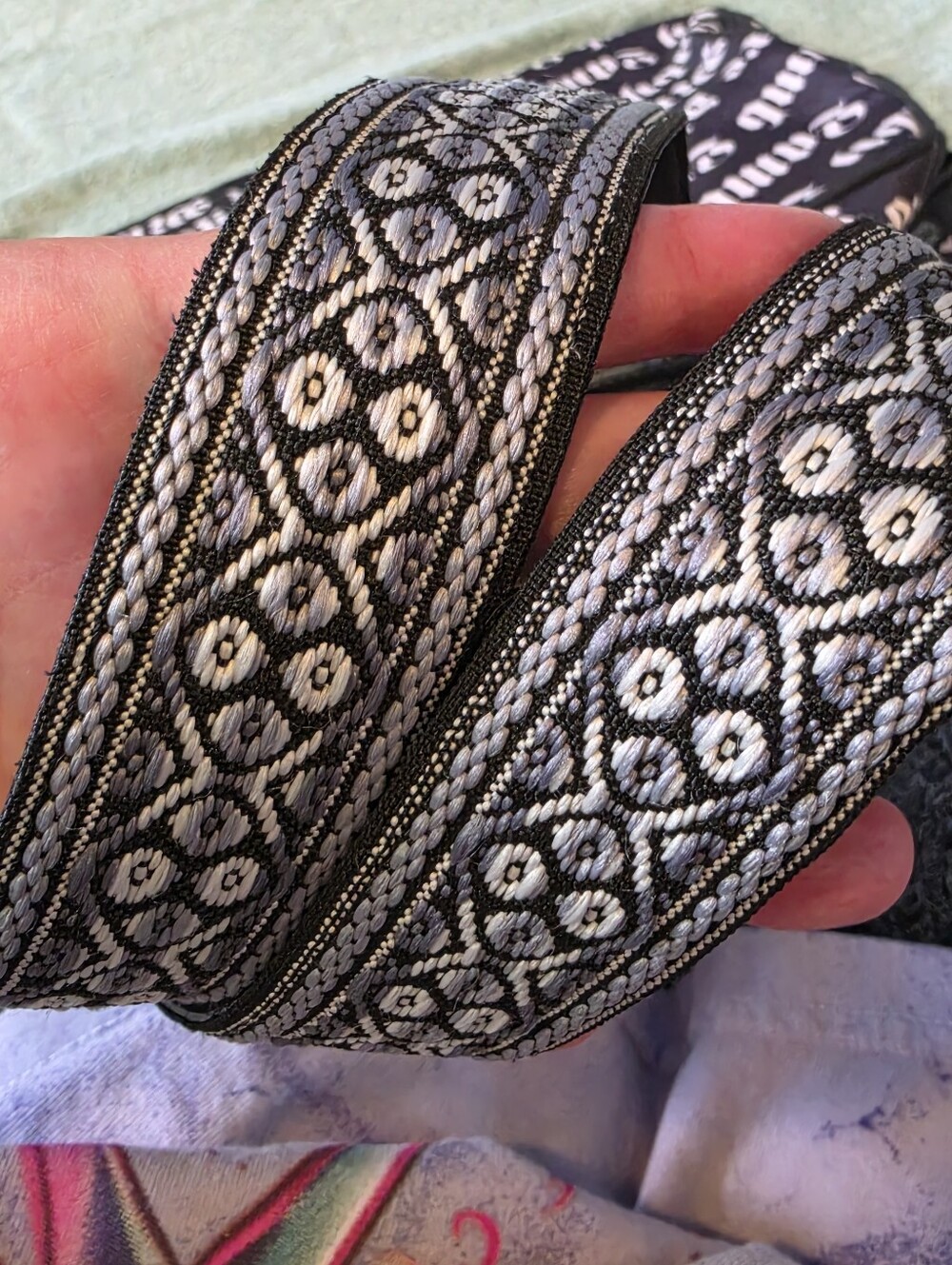 L.A.M.B. LeSportsac Gwen Stefani Black Band Bag EUC With Charm Guitar Strap - Picture 6 of 11